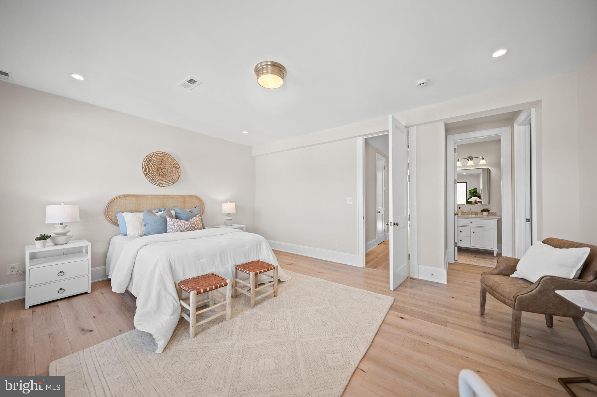 1863 NEWTON STREET NW