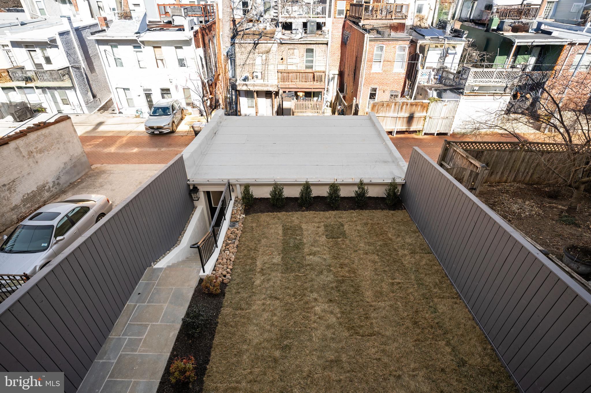 1863 NEWTON STREET NW