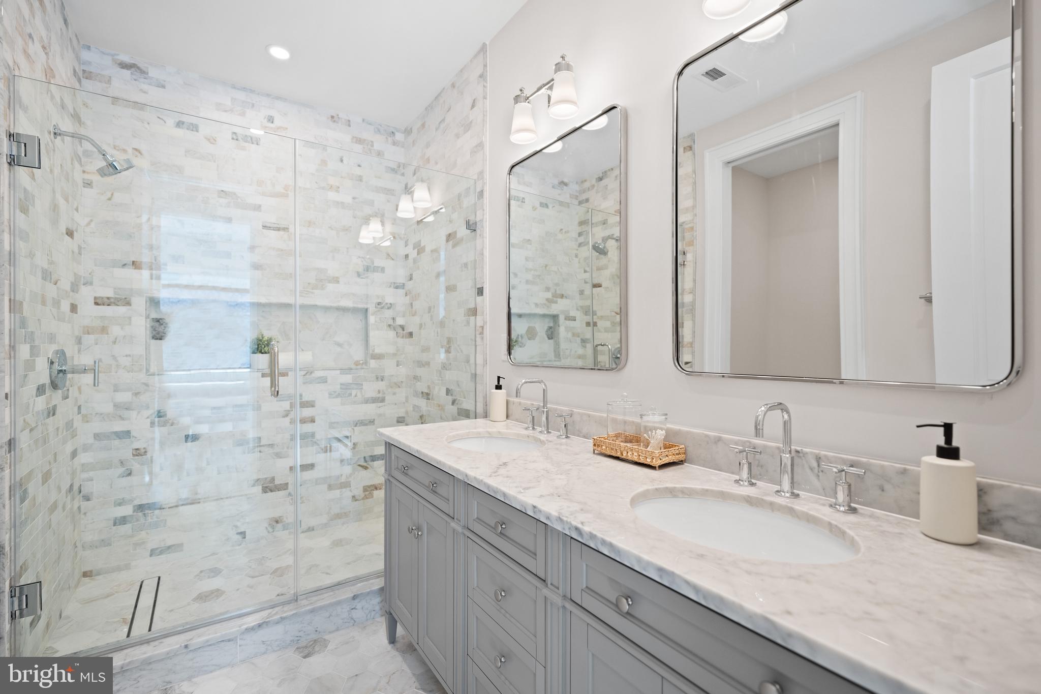 1863 NEWTON STREET NW