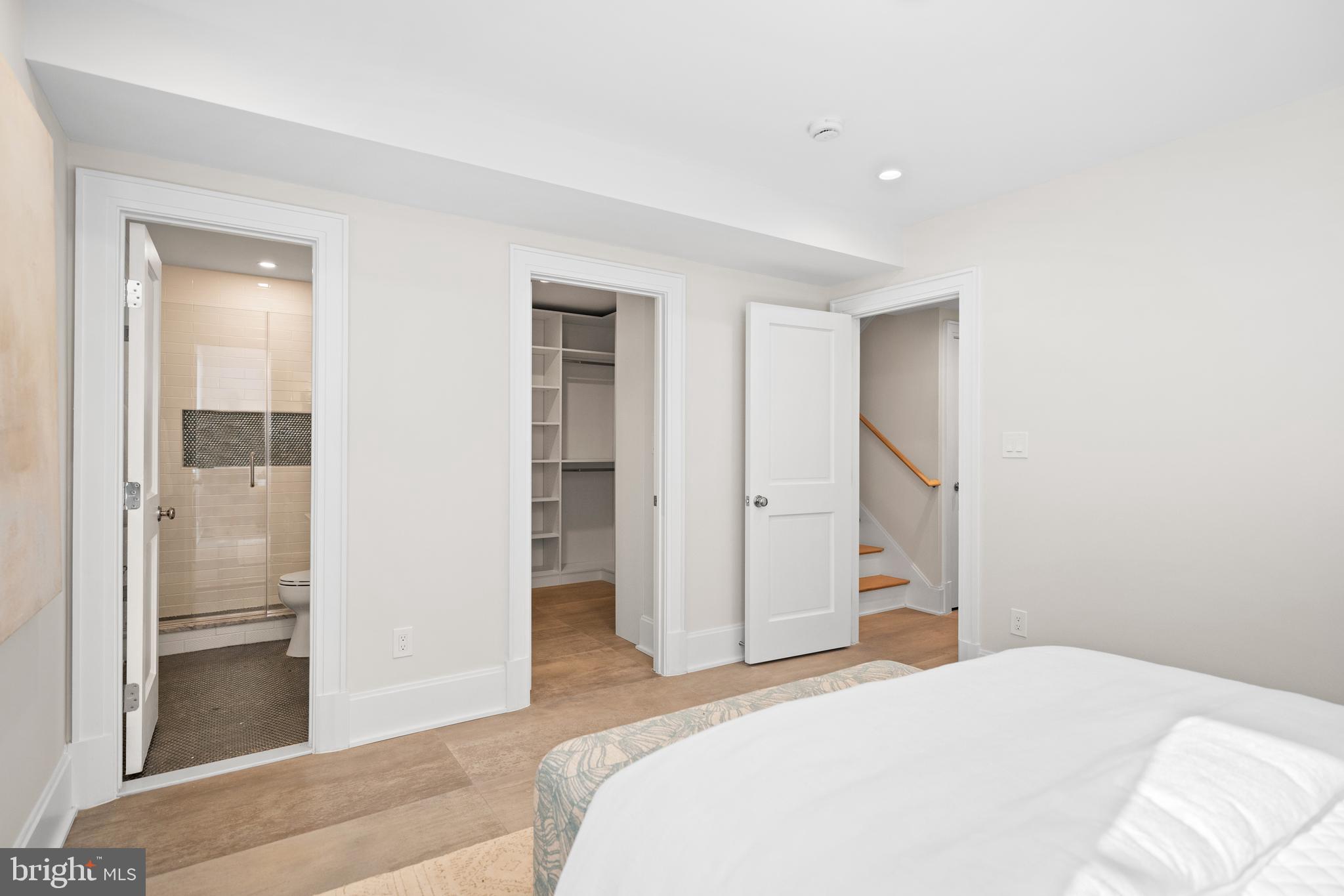 1863 NEWTON STREET NW