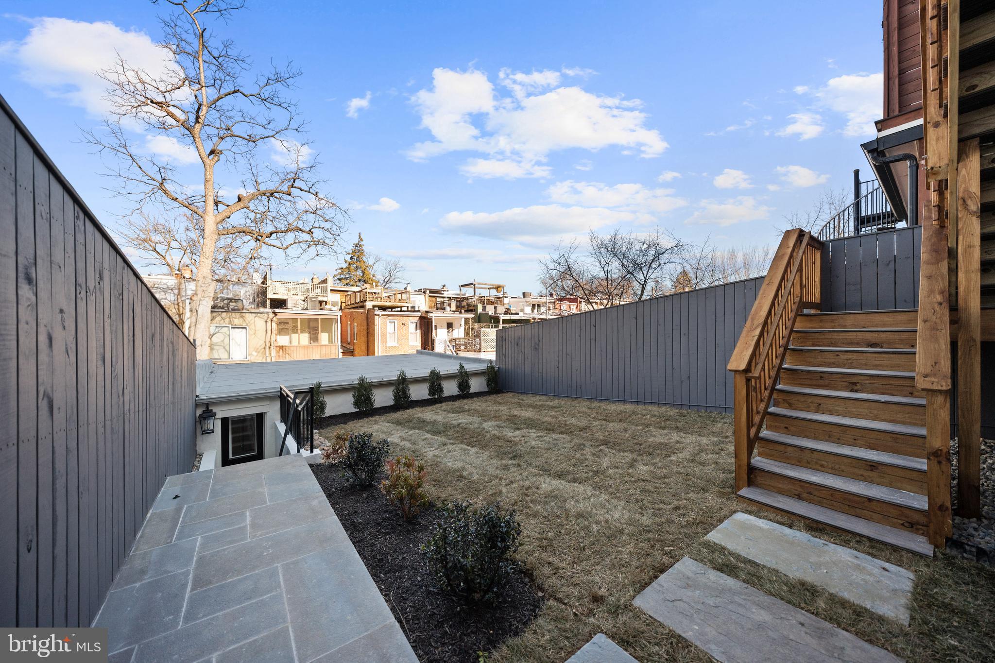 1863 NEWTON STREET NW