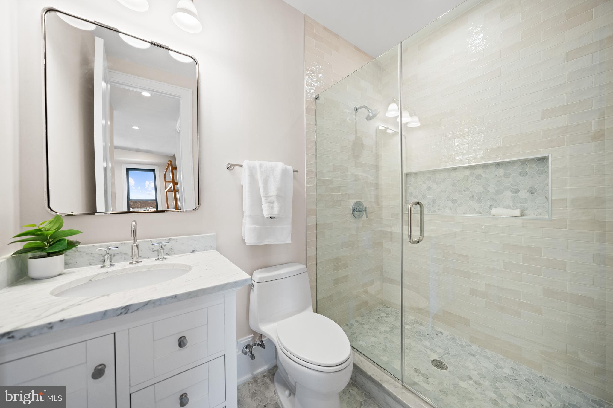 1863 NEWTON STREET NW