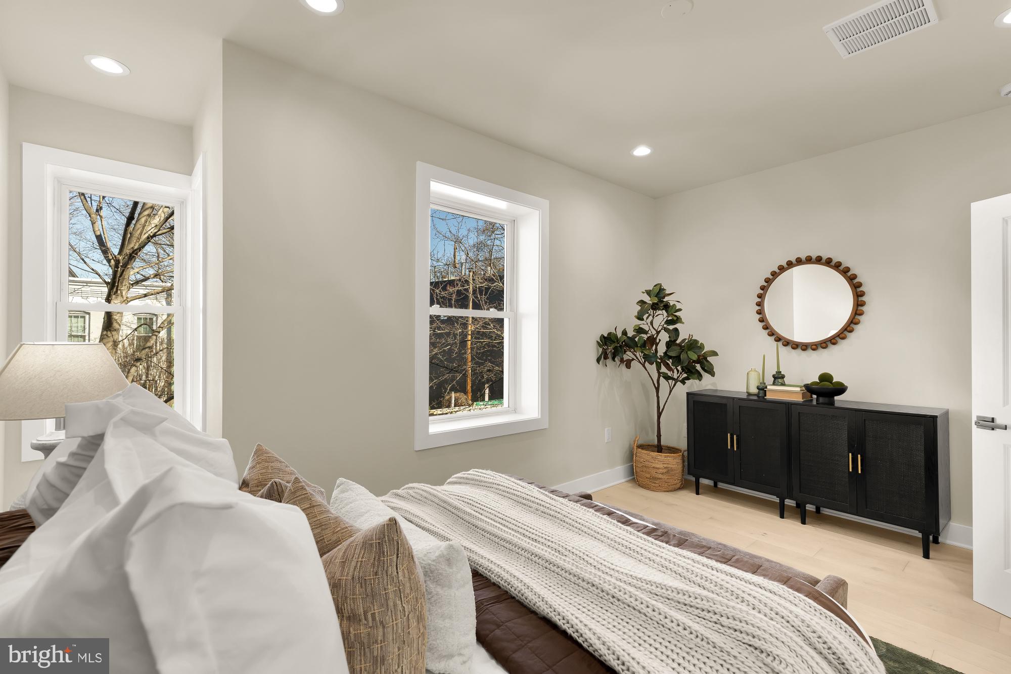 422 WARNER STREET NW