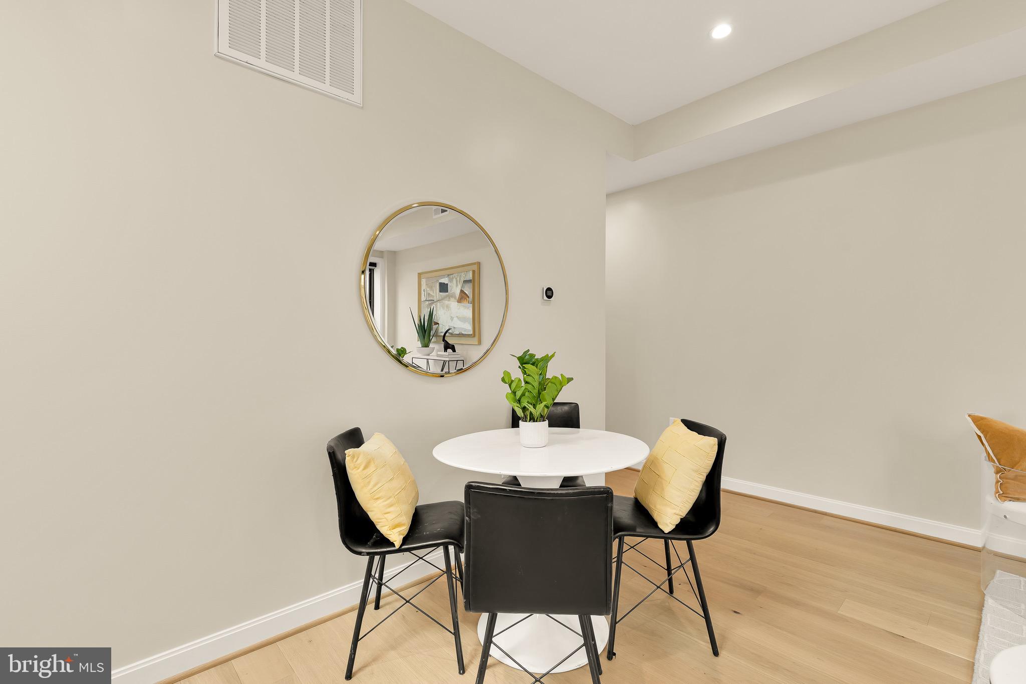 1402 12TH STREET NW 10