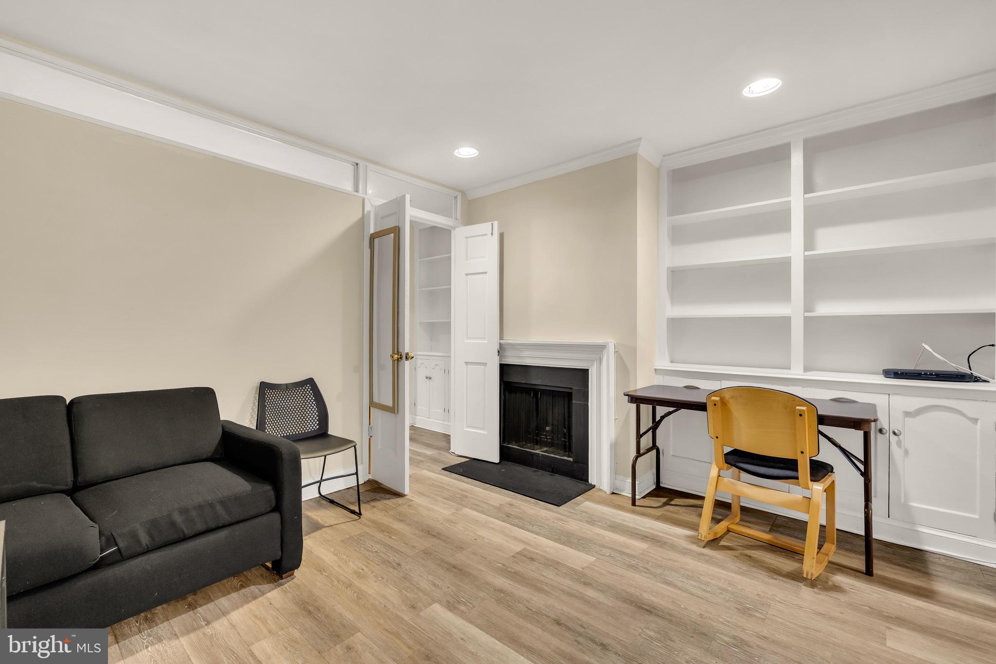 323 MARYLAND AVENUE NE