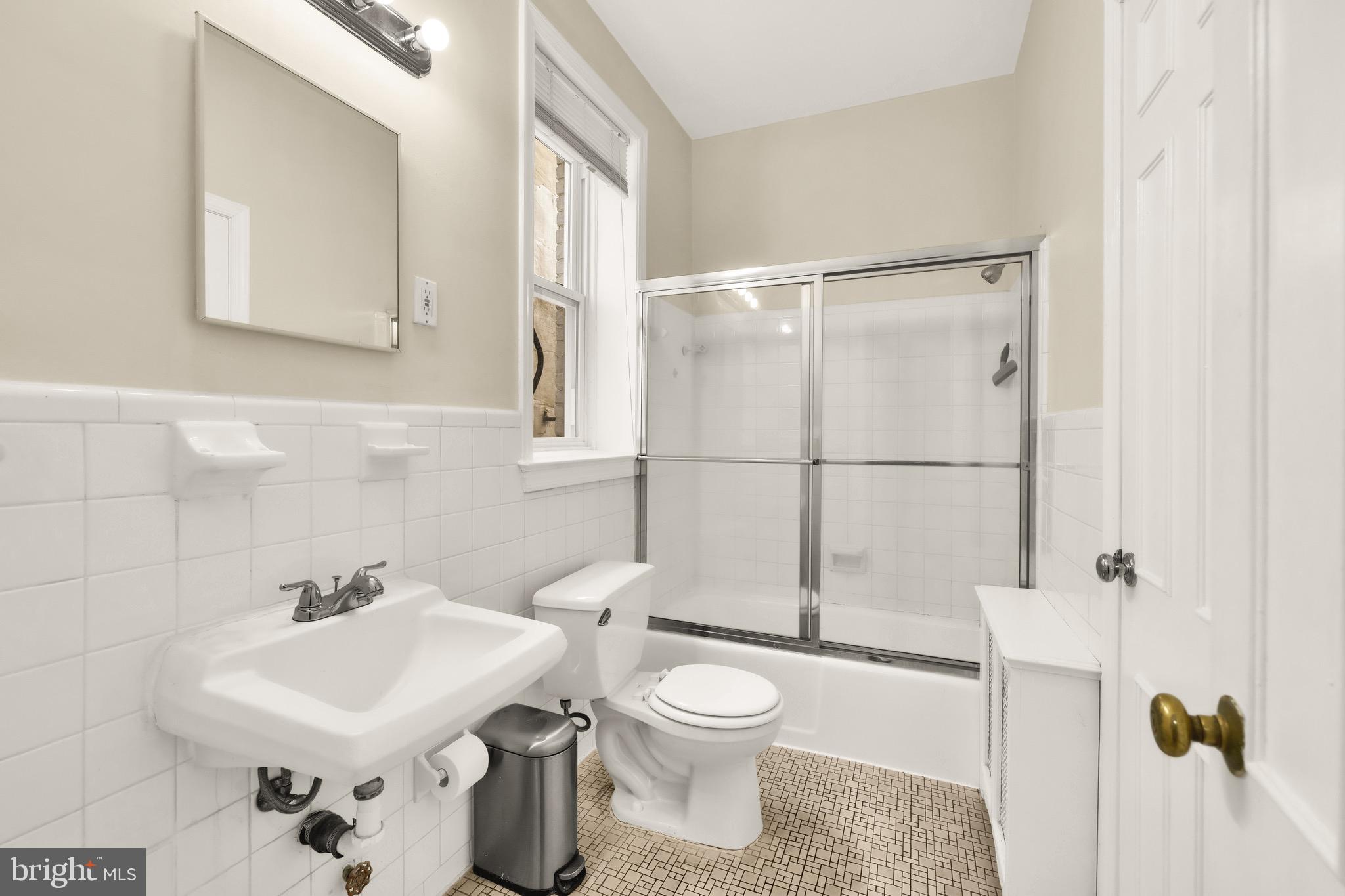 323 MARYLAND AVENUE NE