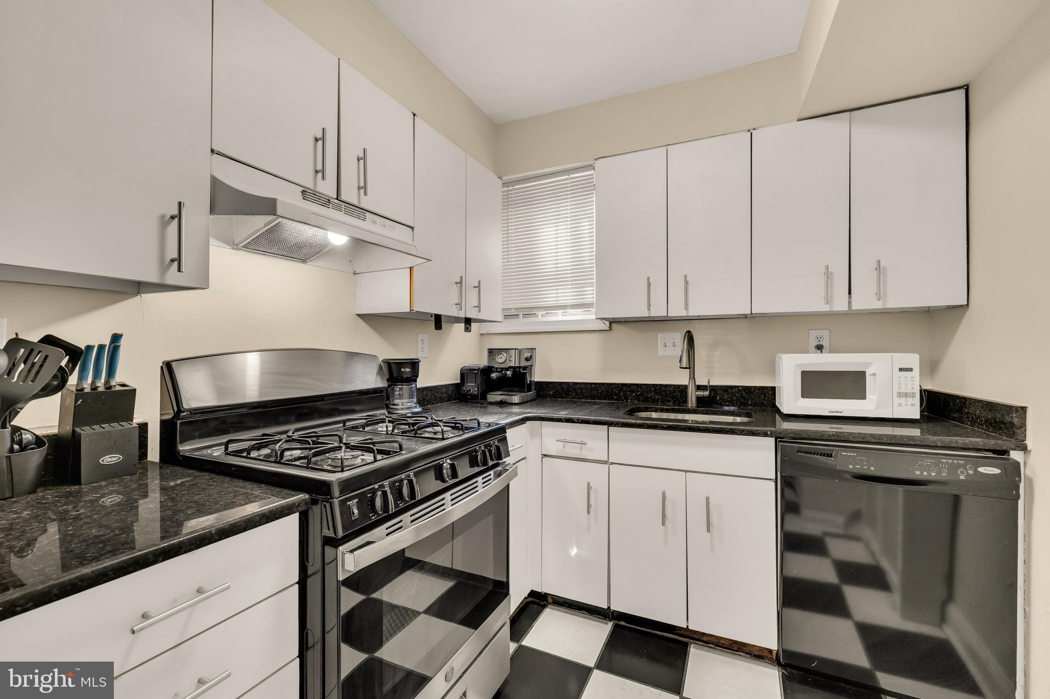 323 MARYLAND AVENUE NE