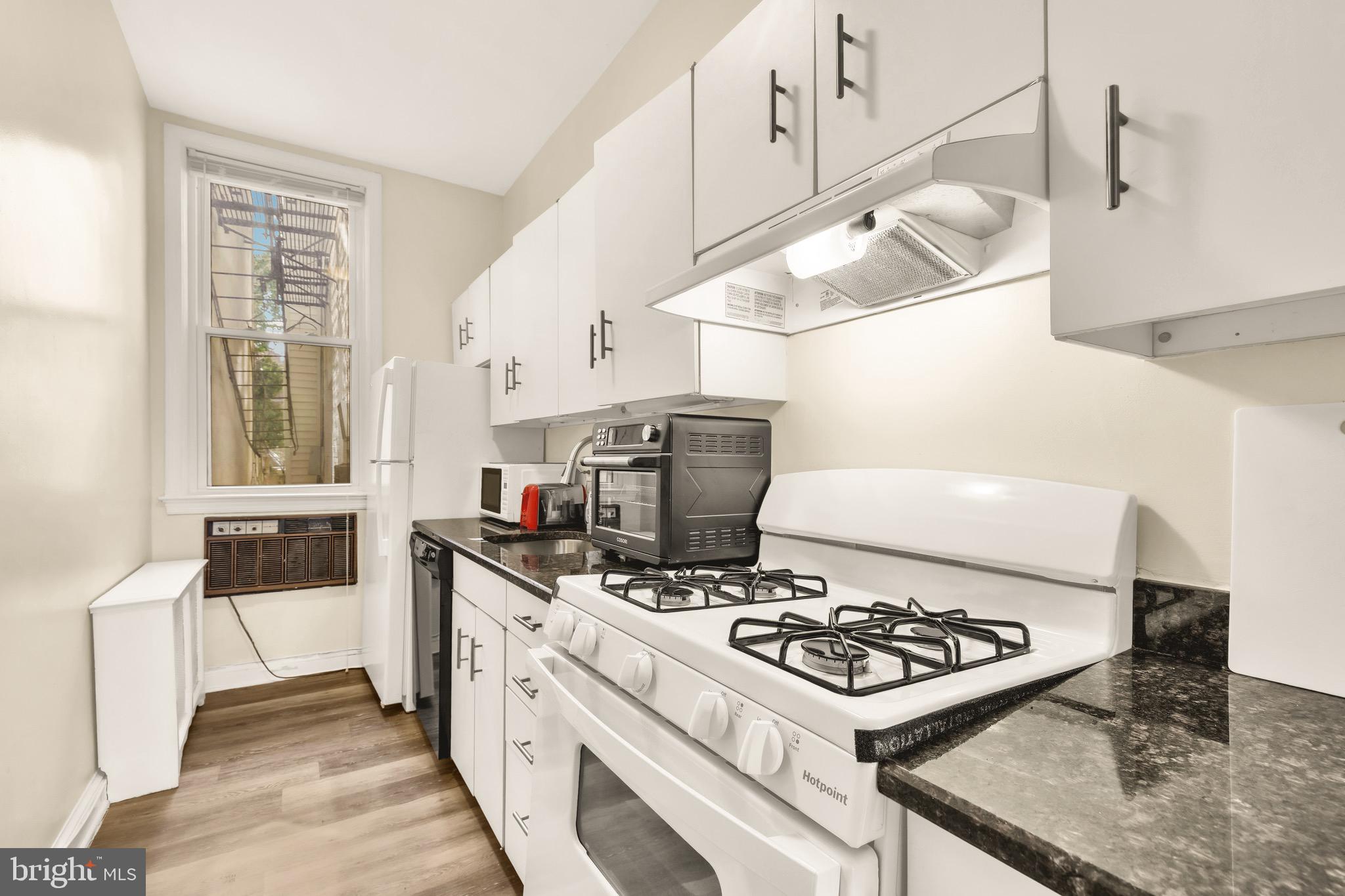 323 MARYLAND AVENUE NE