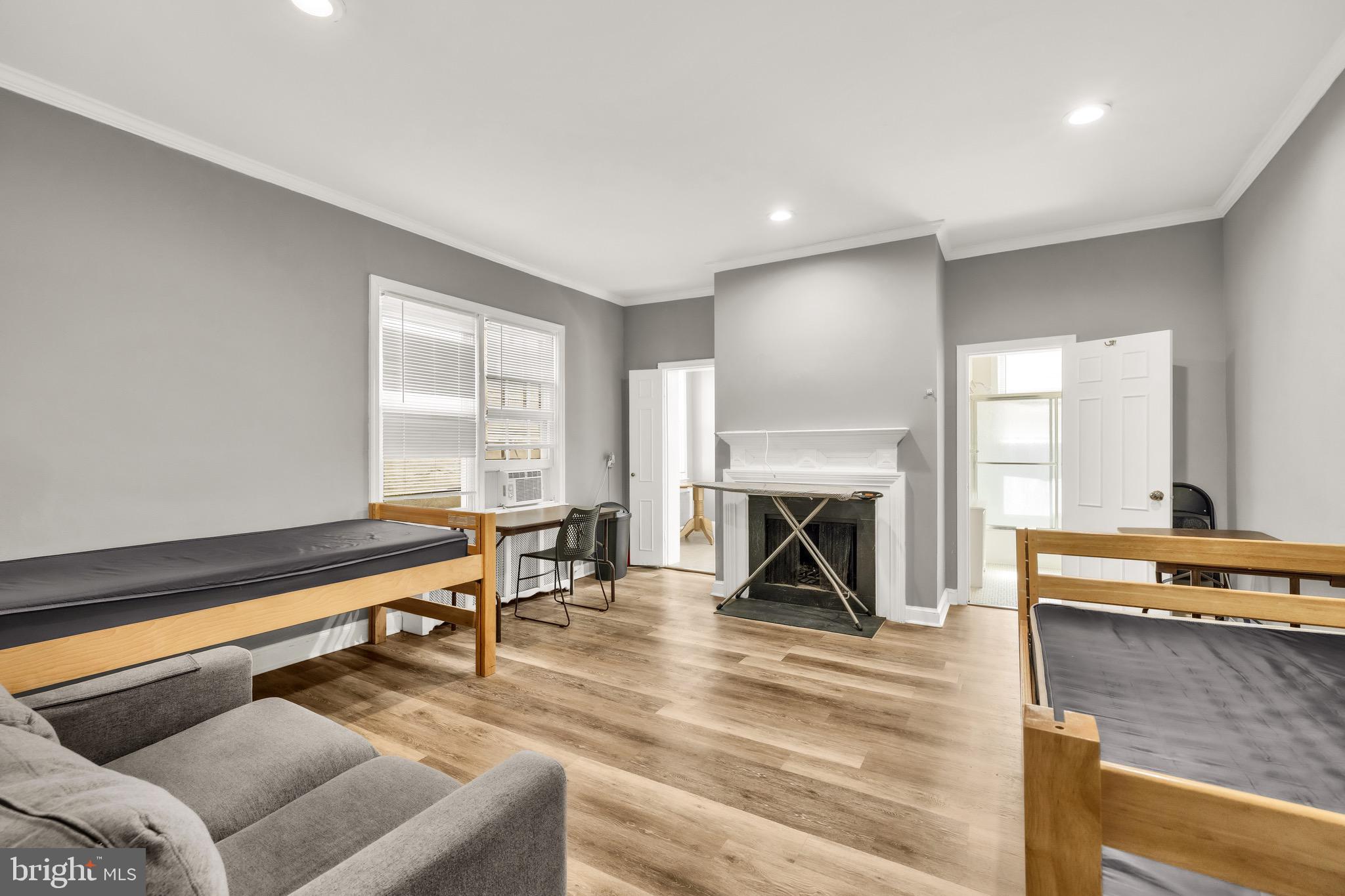 323 MARYLAND AVENUE NE