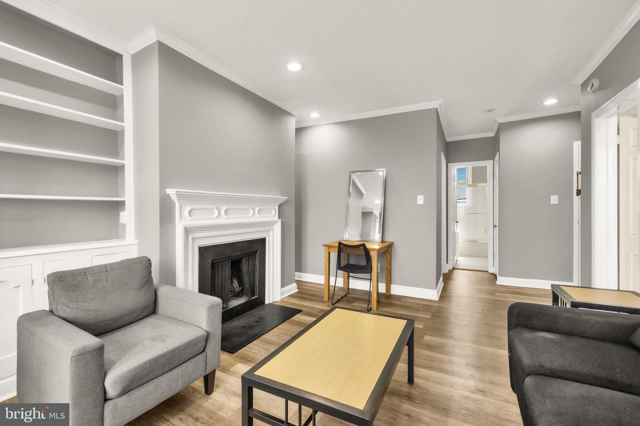 323 MARYLAND AVENUE NE