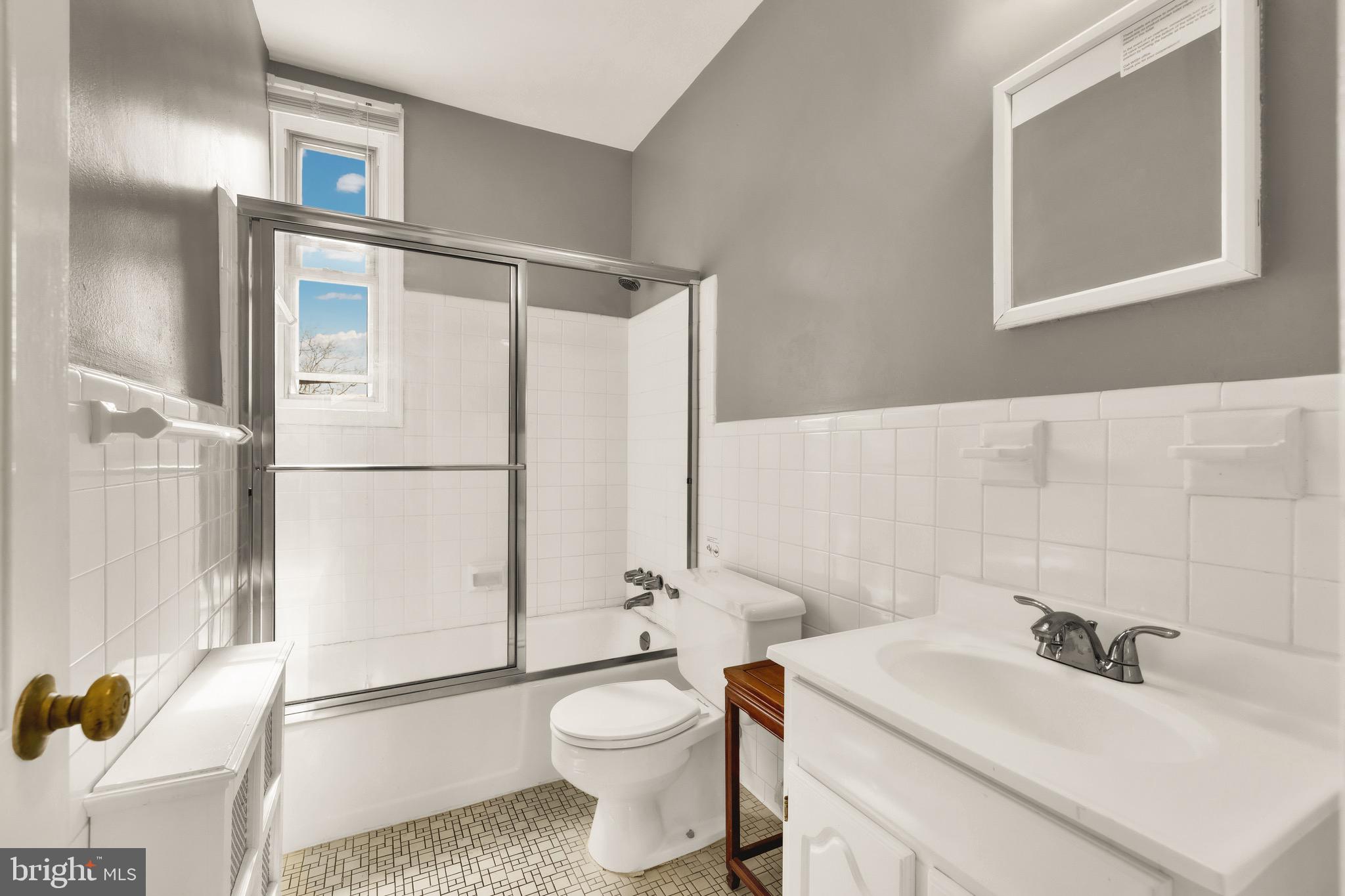 323 MARYLAND AVENUE NE