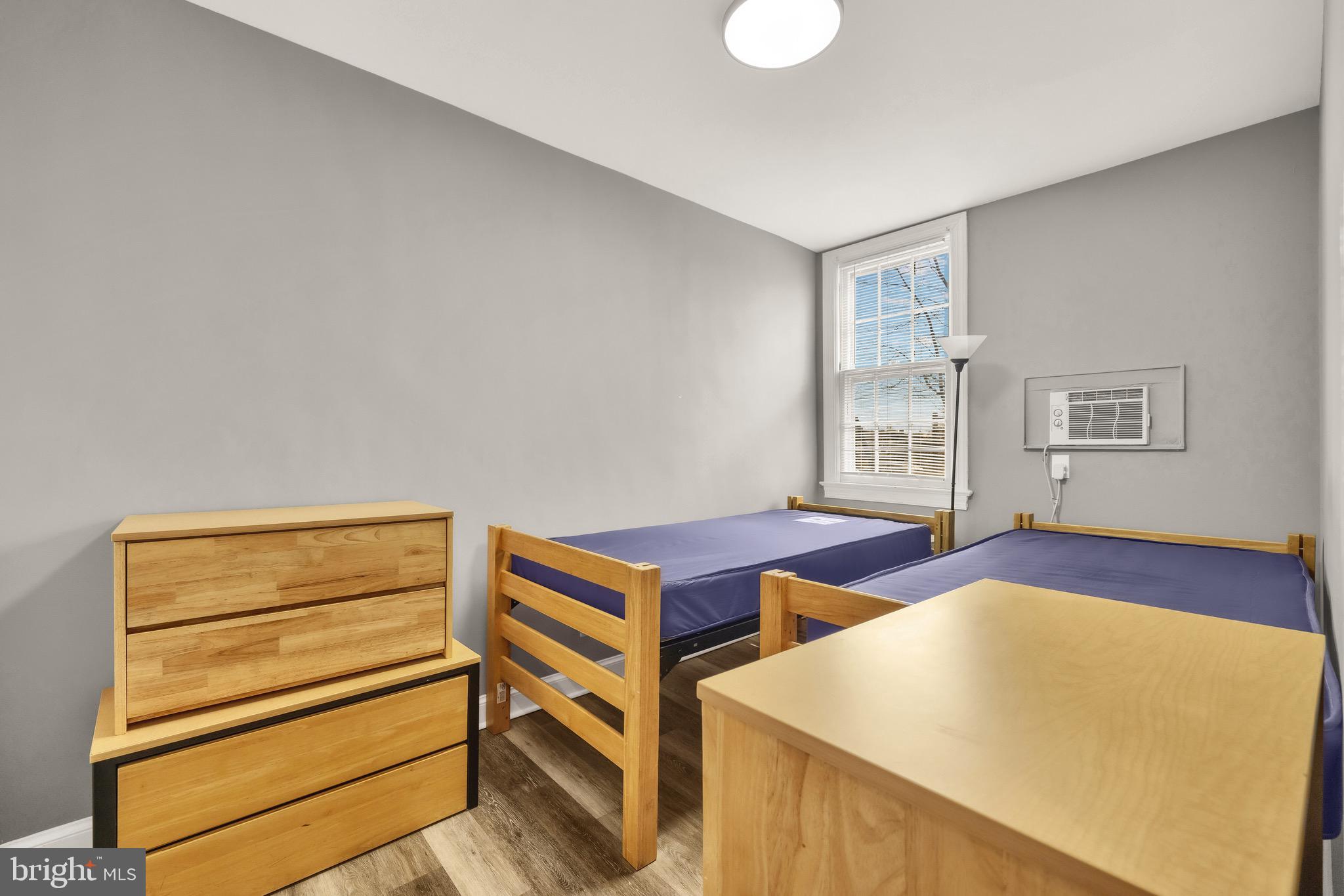 323 MARYLAND AVENUE NE