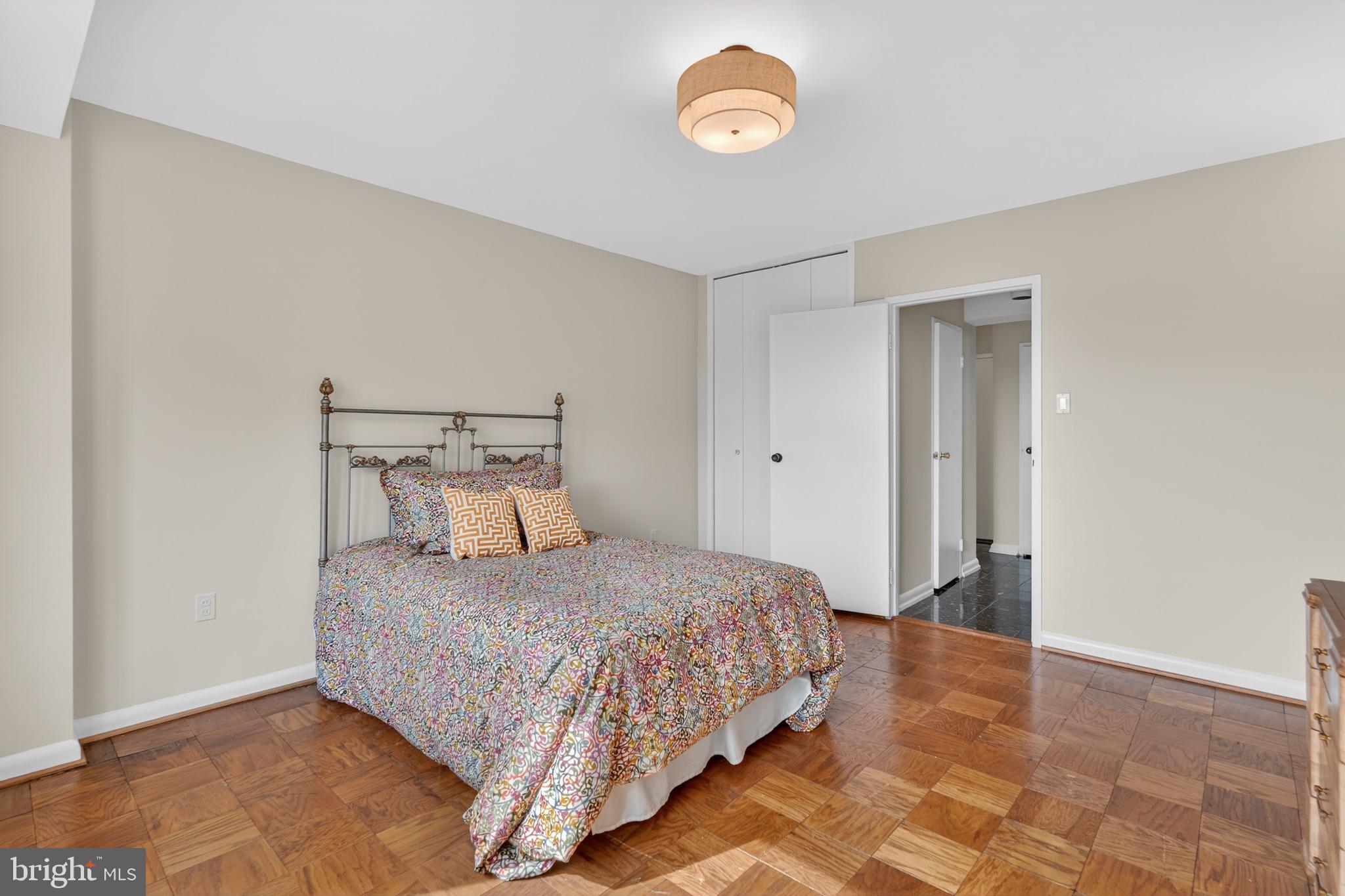 4201 CATHEDRAL AVENUE NW 1024E