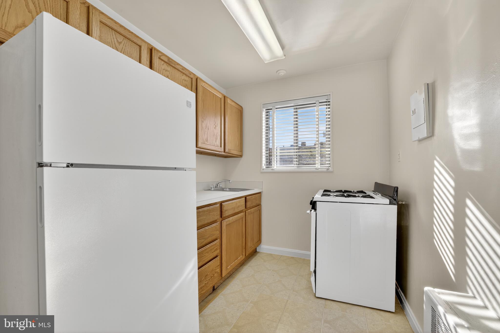 1010 G STREET NE 305