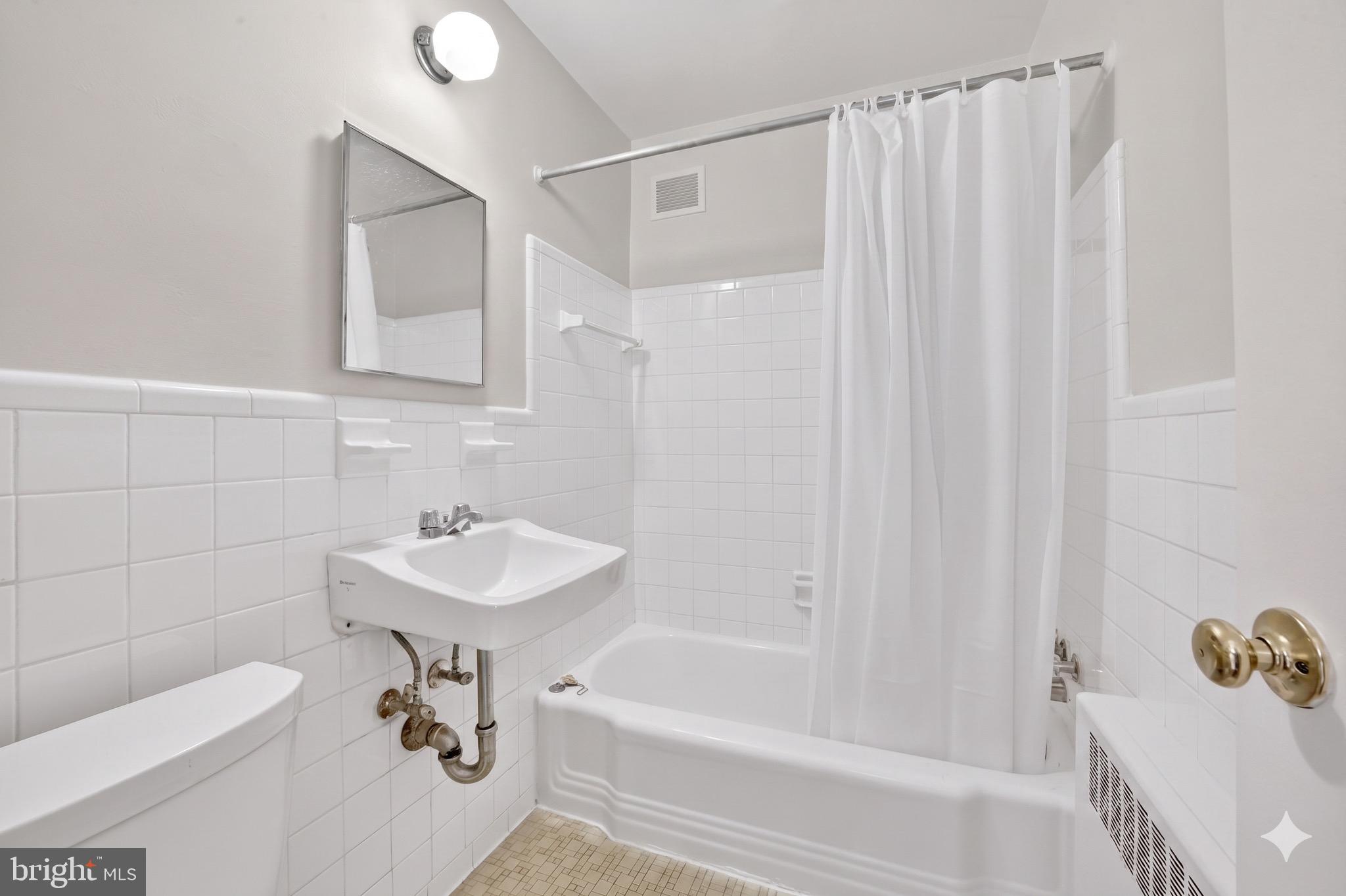 1010 G STREET NE 305
