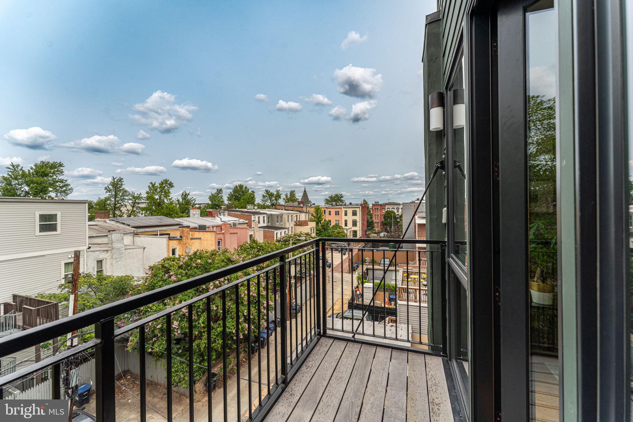 1327 R STREET NW 2