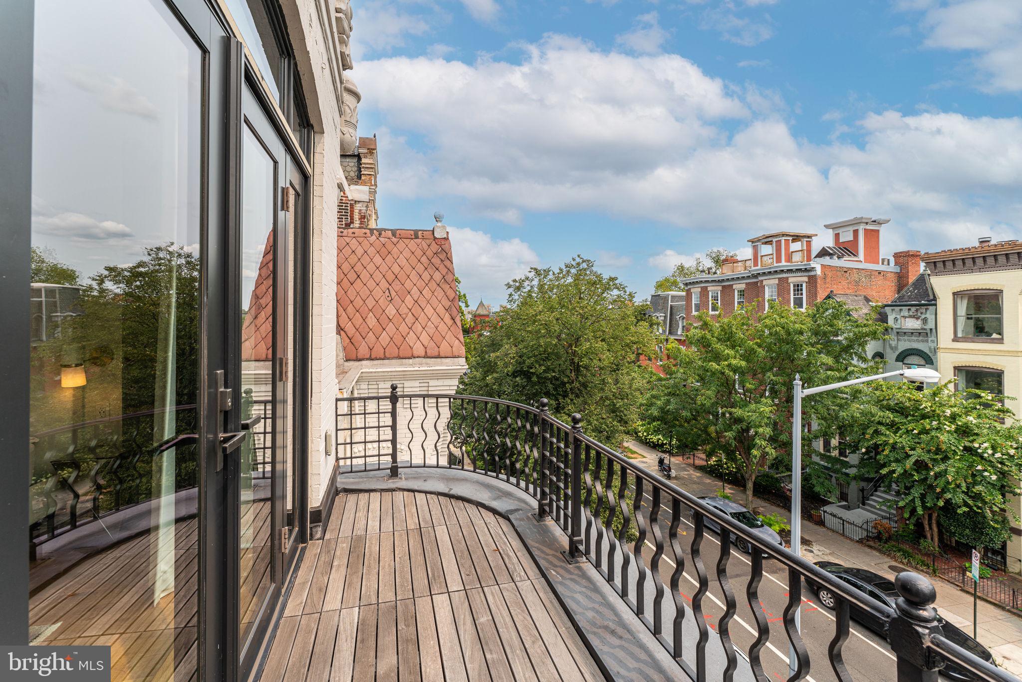 1327 R STREET NW 2