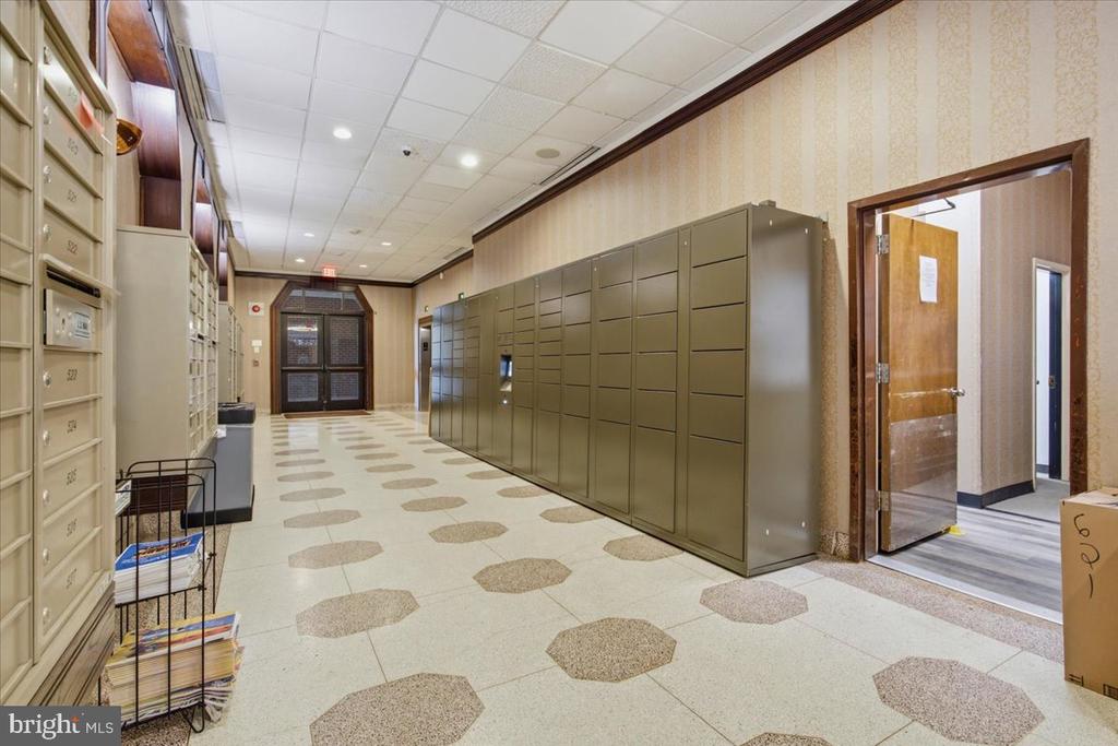 700 7TH STREET SW Unit: 827