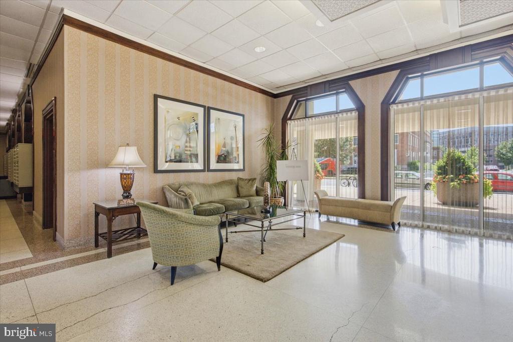 700 7TH STREET SW Unit: 827