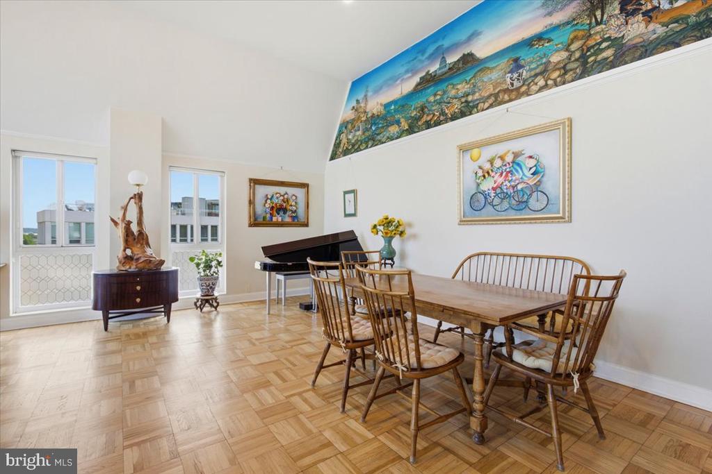 700 7TH STREET SW Unit: 827