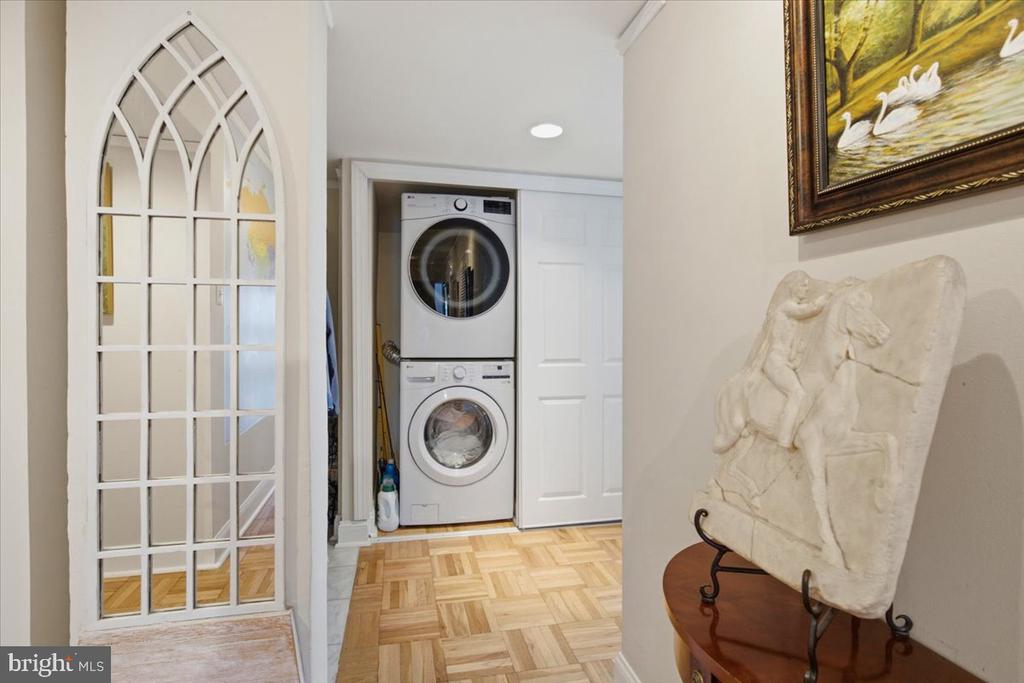 700 7TH STREET SW Unit: 827