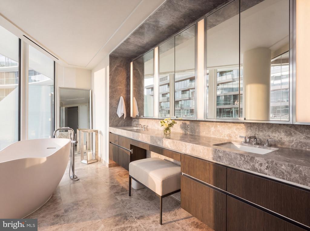 601 WHARF STREET SW Unit: 901