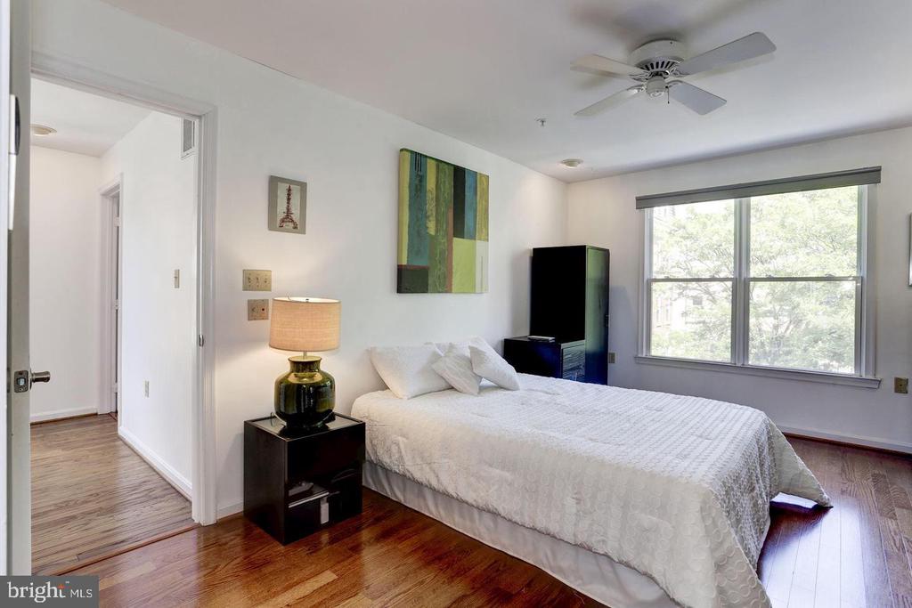 2409 1/2 20TH STREET NW Unit: 1091