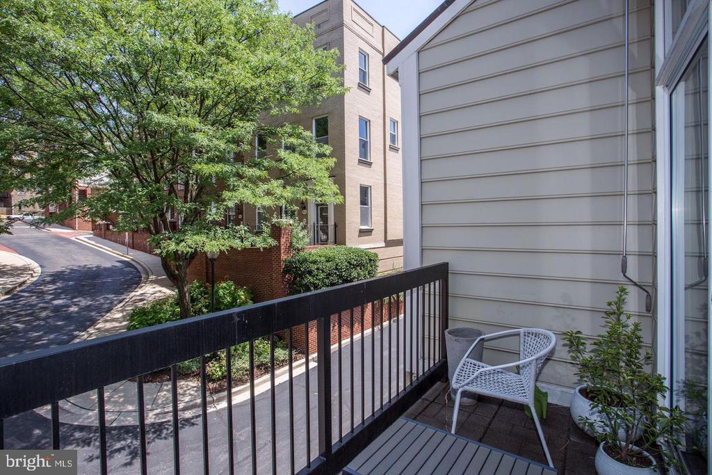 2409 1/2 20TH STREET NW Unit: 1091