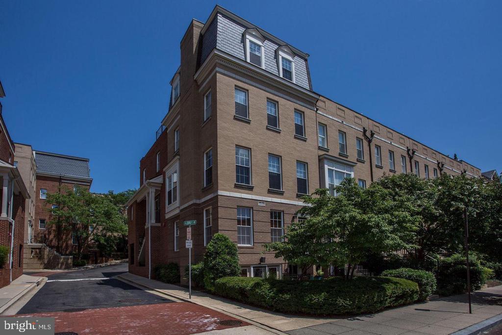 2409 1/2 20TH STREET NW Unit: 1091