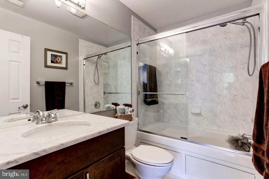 2409 1/2 20TH STREET NW Unit: 1091