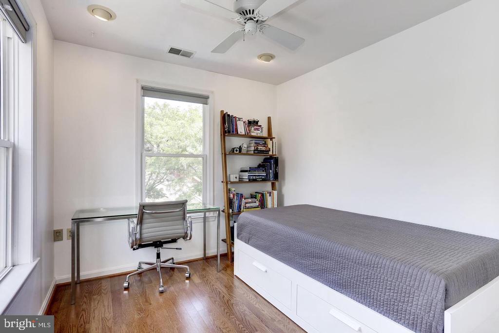 2409 1/2 20TH STREET NW Unit: 1091