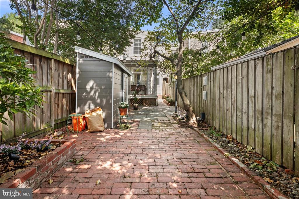 909 G STREET SE