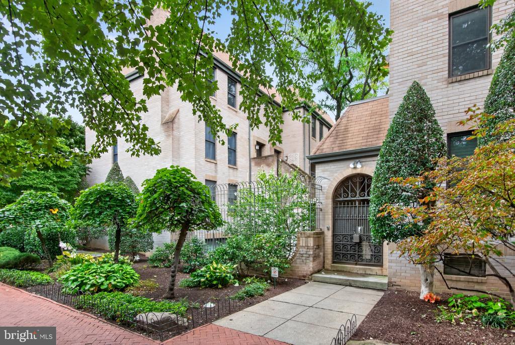 1325 13TH STREET NW Unit: 40