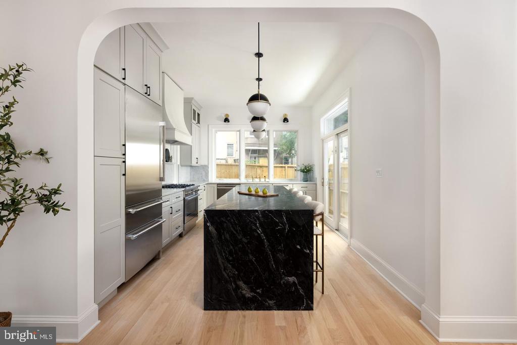 1241 4TH STREET NW Unit: 1