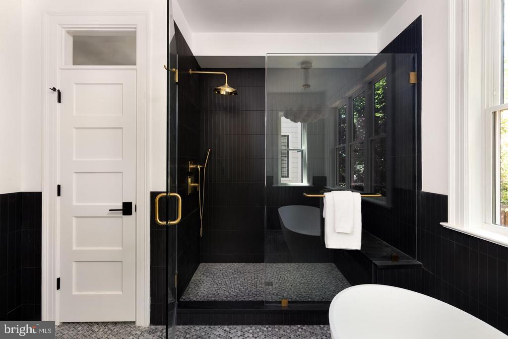 1241 4TH STREET NW Unit: 1