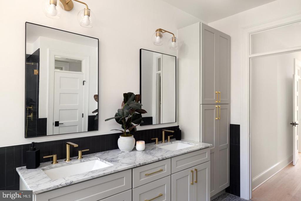 1241 4TH STREET NW Unit: 1