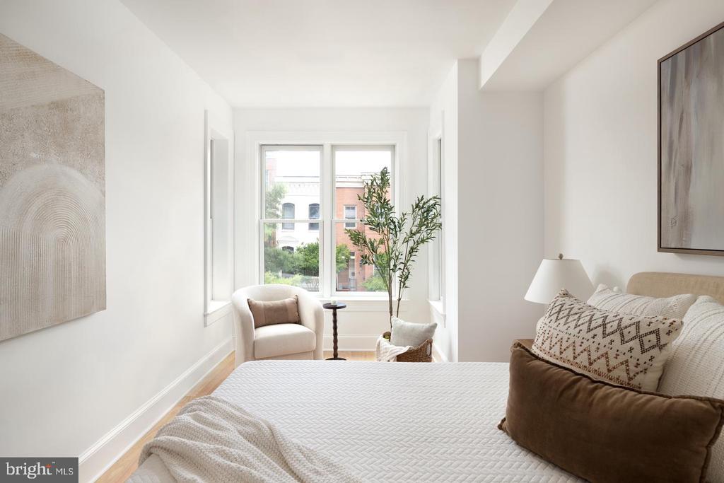 1241 4TH STREET NW Unit: 1