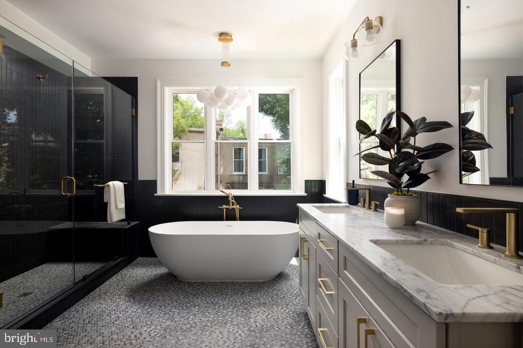 1241 4TH STREET NW Unit: 1