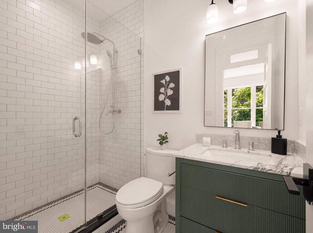 1237 4TH STREET NW Unit: B1