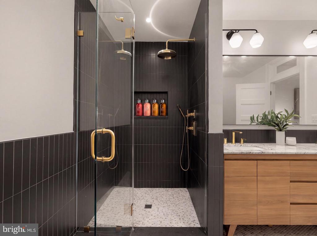 1237 4TH STREET NW Unit: B1