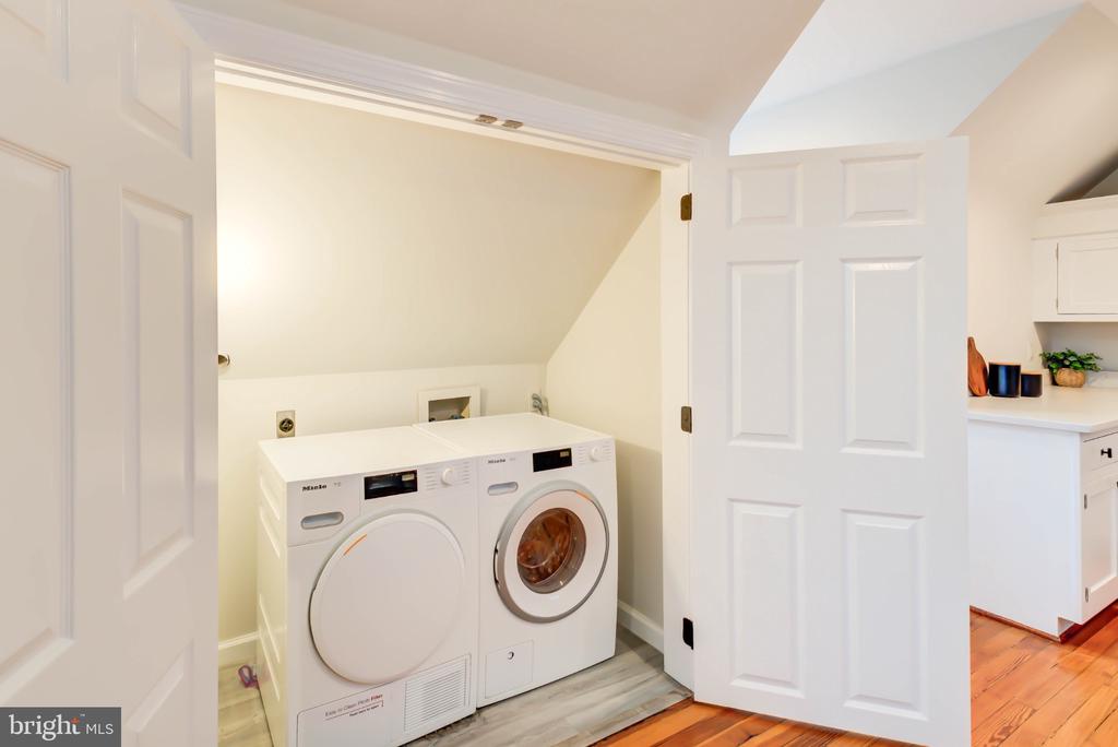 1717 LAMONT STREET NW Unit: D