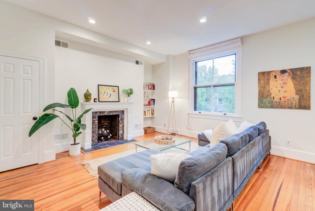 1717 LAMONT STREET NW Unit: D