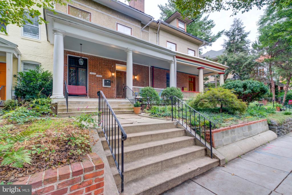 1717 LAMONT STREET NW Unit: D