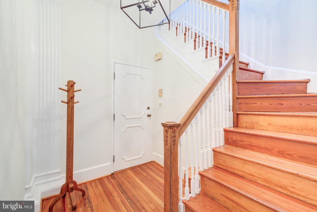 1717 LAMONT STREET NW Unit: D