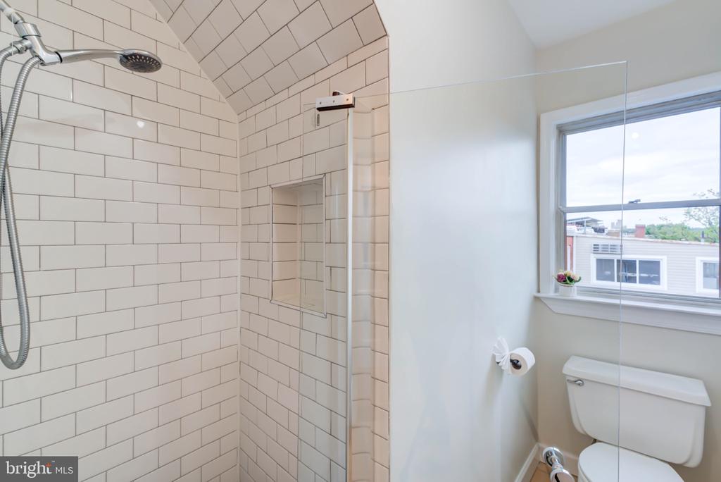1717 LAMONT STREET NW Unit: D