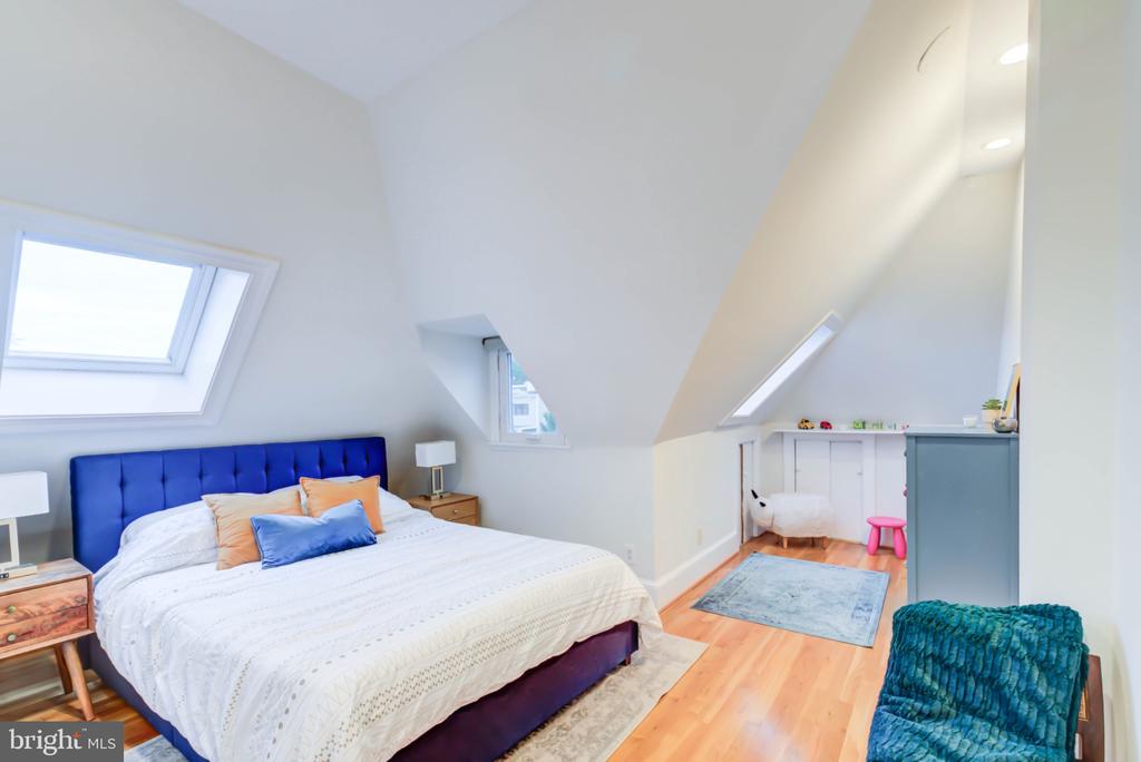 1717 LAMONT STREET NW Unit: D