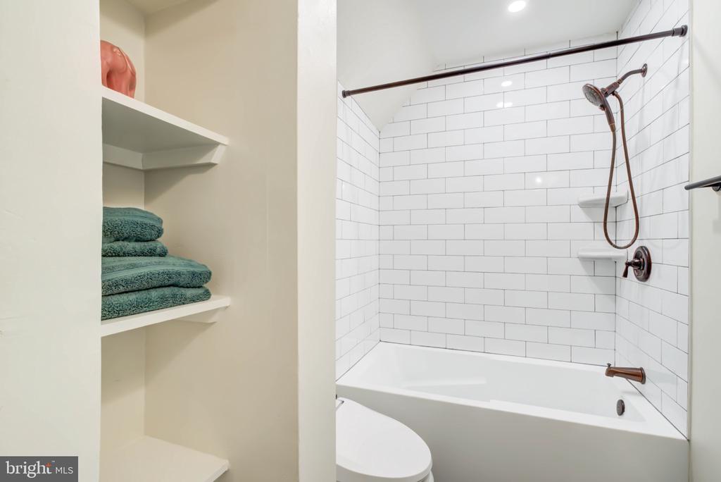 1717 LAMONT STREET NW Unit: D
