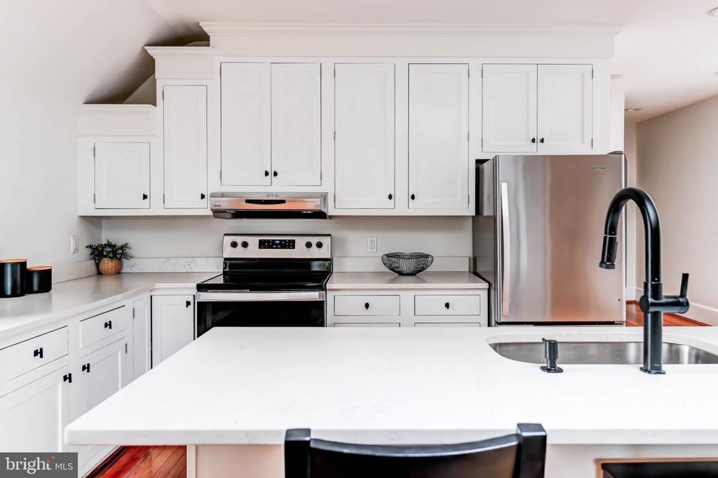 1717 LAMONT STREET NW Unit: D