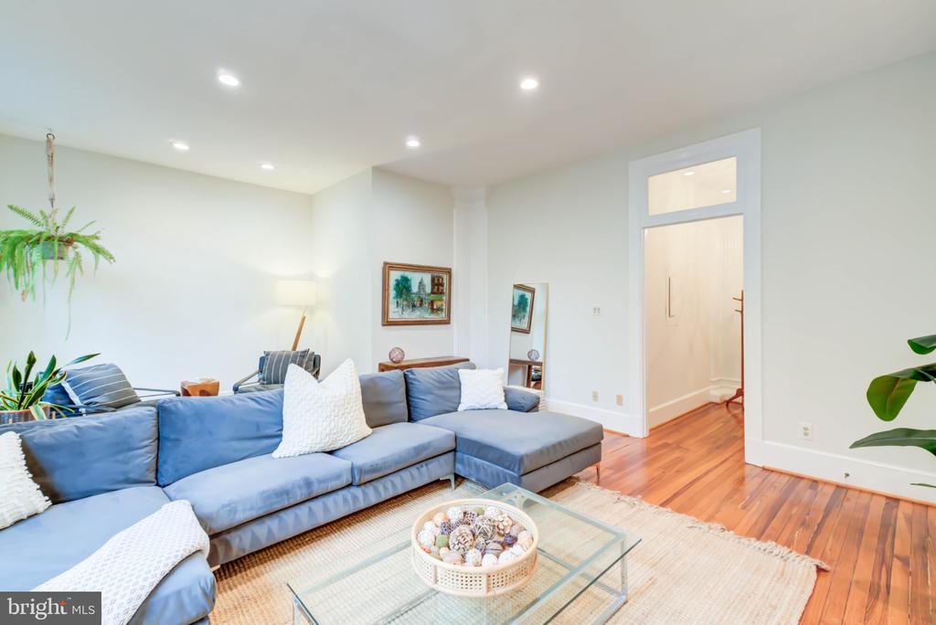 1717 LAMONT STREET NW Unit: D