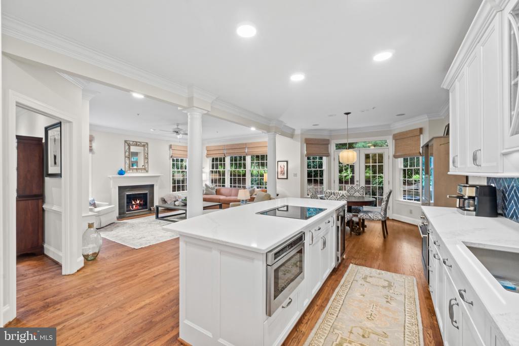 6438 CLOISTER GATE DRIVE Unit: 6438